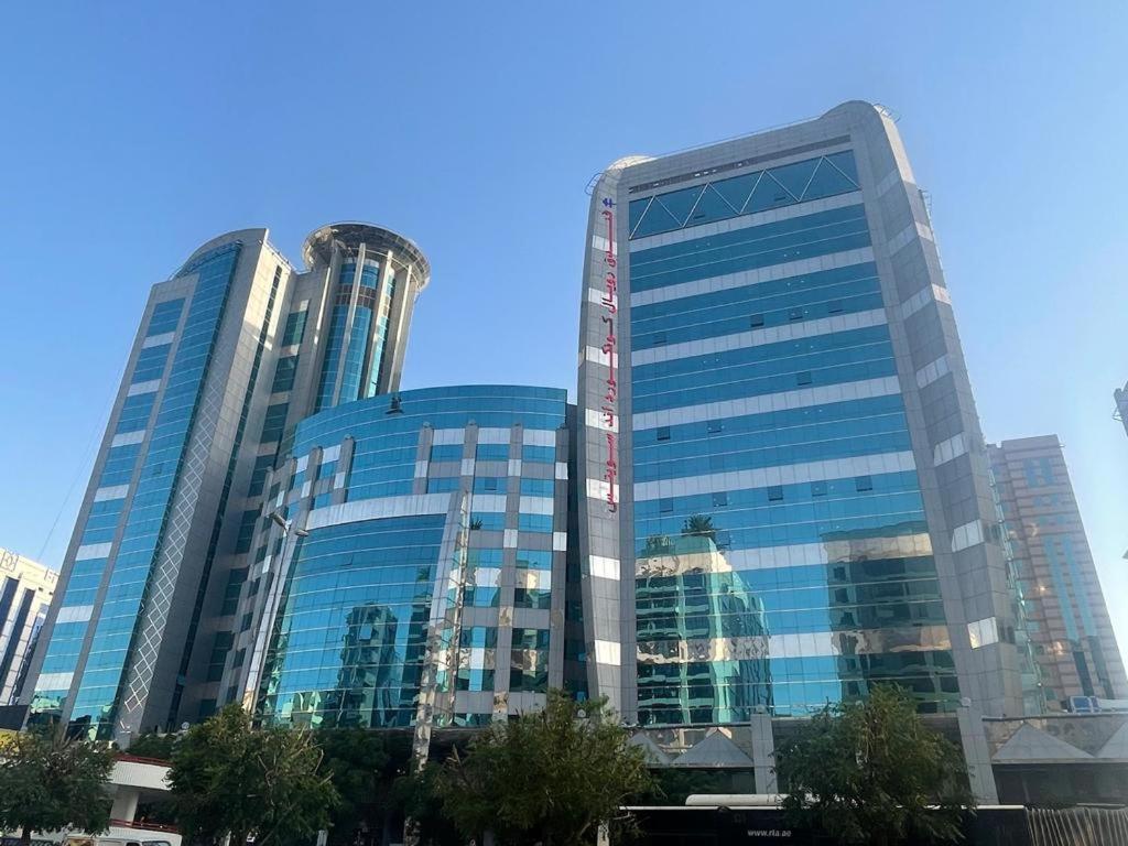 Royal Concorde Hotel & Suite Дубай Екстер'єр фото
