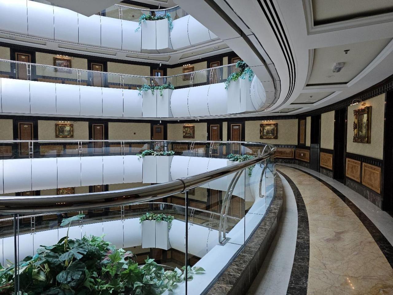 Royal Concorde Hotel & Suite Дубай Екстер'єр фото