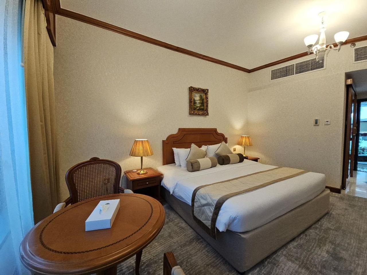 Royal Concorde Hotel & Suite Дубай Екстер'єр фото