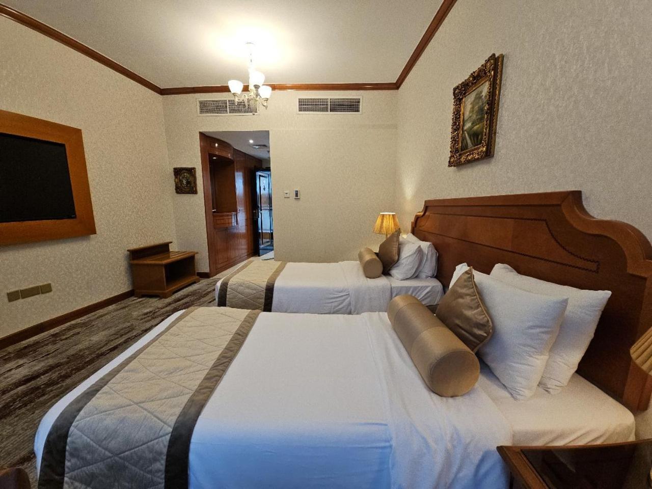 Royal Concorde Hotel & Suite Дубай Екстер'єр фото