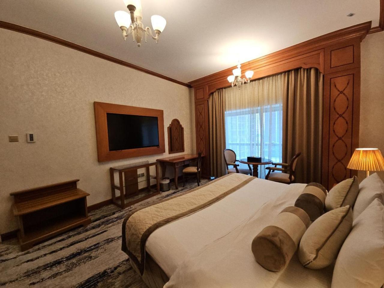 Royal Concorde Hotel & Suite Дубай Екстер'єр фото