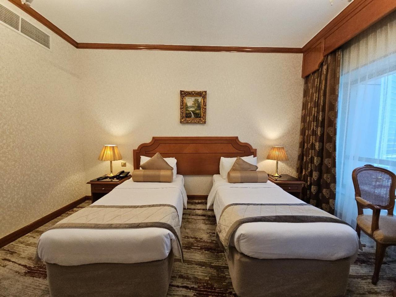 Royal Concorde Hotel & Suite Дубай Екстер'єр фото